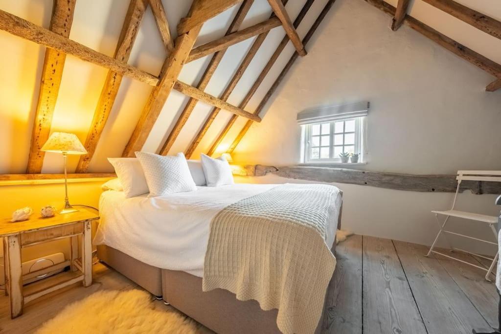 Beekeeper'S Cottage Фейкънам Екстериор снимка