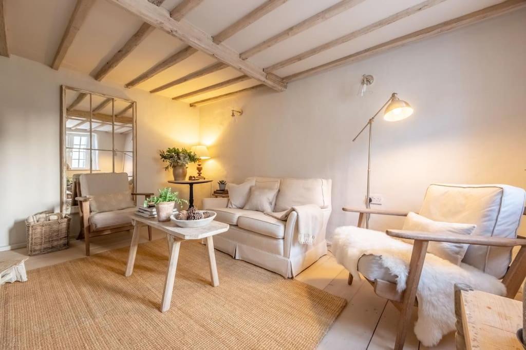 Beekeeper'S Cottage Фейкънам Екстериор снимка